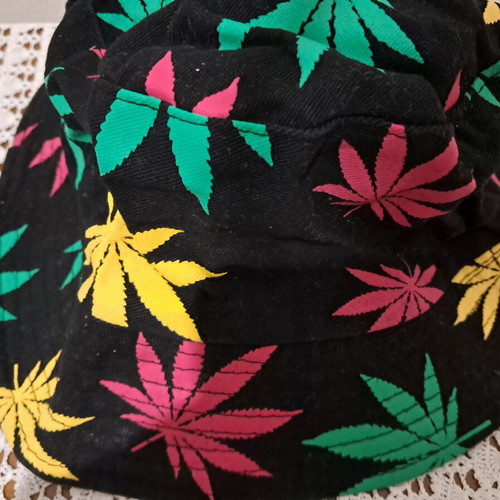 Summer hat like new, colorful, 100% cotton, size L