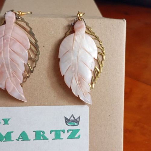 Handmade earrings pink and gold, new, dangling