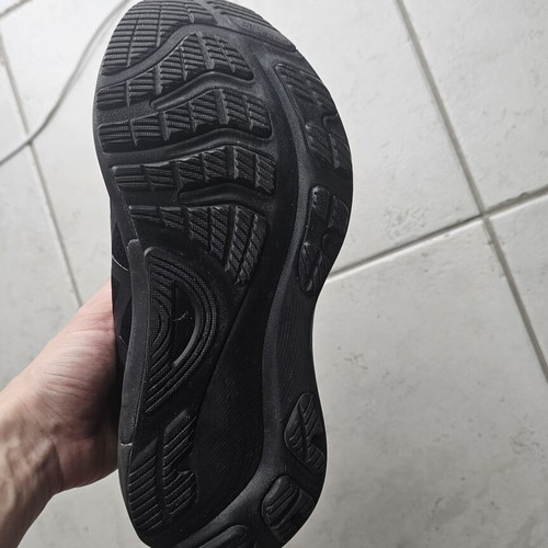 Asics Gel Kayano 32 athletic shoes new, size 37.5, black