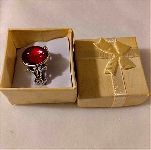 Δαχτυλίδι για ολα τα μεγέθη με έντονη κόκκινη πέτρα (unisex)