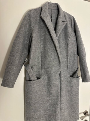 Luigi gray coat like new, size M, thin and elegant