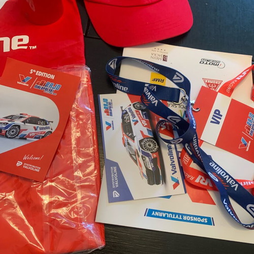 Valvoline 60th Anniversary VR1 Racing Set new