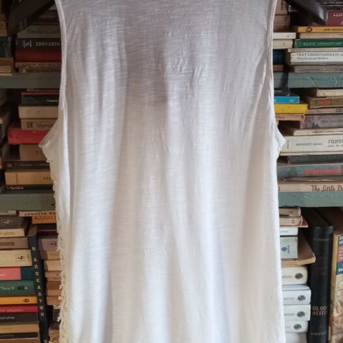White sleeveless blouse with crochet front, like new