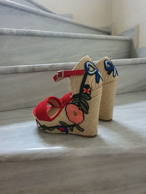Axe sandals new, size 36, red platform