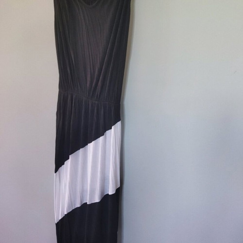 Maxi summer dress like new, black and white with bronze detail