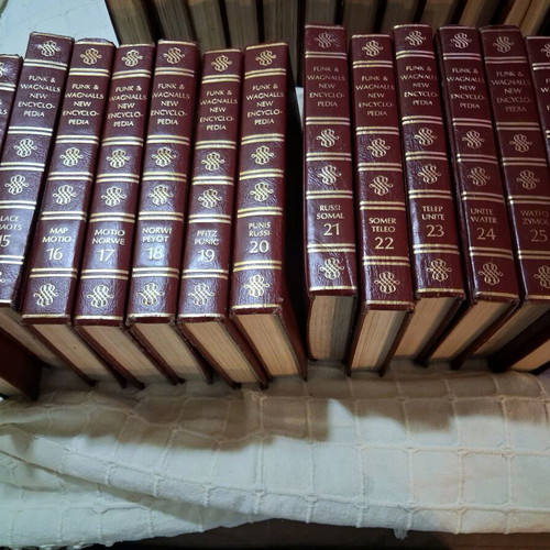 Funk and Wagnalls Encyclopedia Complete 27 Volumes like new, 1973