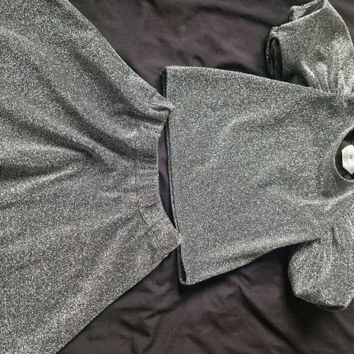 Skirt and blouse set like new, size 6-8, H&M