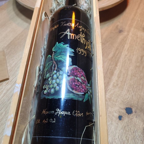 Amethystos 1999 Vintage Magnum wine like new, hand-painted collectible