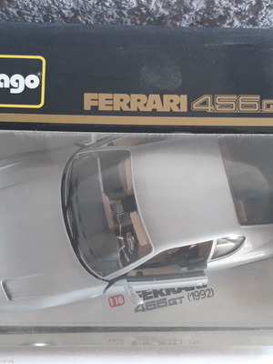 Ферари 456 GT (1992) Метален колекционерен автомобил в мащаб 1:18