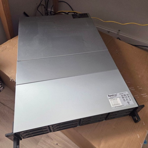 Synology RackStation RS3621xs+ NAS device like new, 8GB RAM