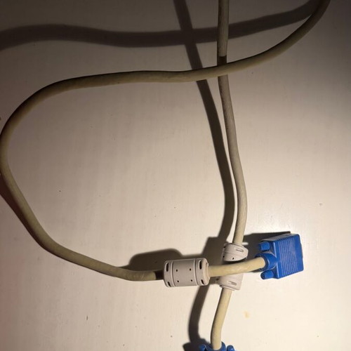 VGA cable male to male with ferrite filters like new