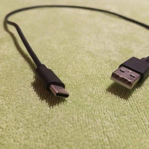 USB to Type-C Charging and Data Cable like new, 55cm