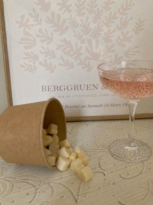 Plant-based wax melts with rose champagne scent new