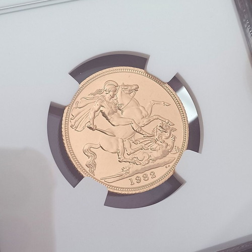 Gold Sovereign 1982 MS65 NGC certified