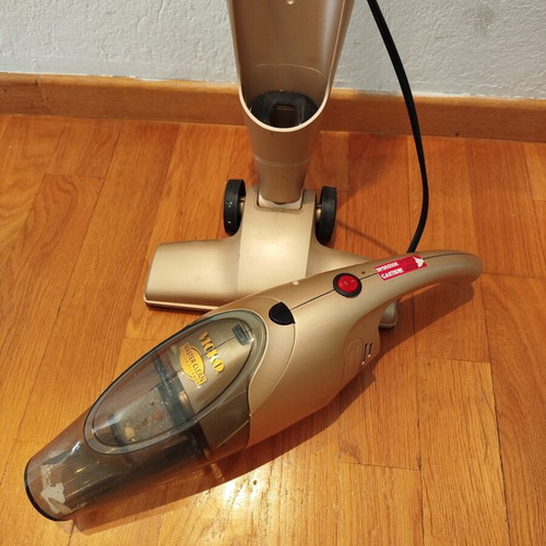 VICKO 2-in-1 Stick Vacuum Cleaner like new, corded 600W
