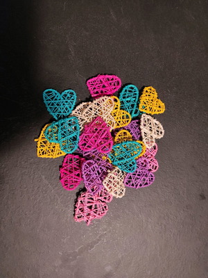 Decorative wooden rattan woven hearts pack of 23 new