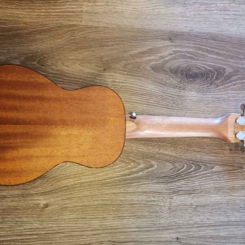 Cascha Premium Mahogany Soprano Ukulele set like new