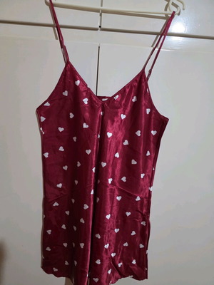 Red satin nightdress with hearts Comfort new, large