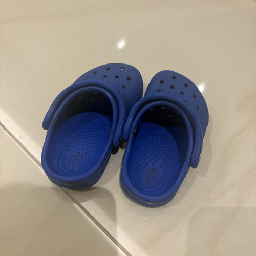 Crocs slippers used, size 5, blue