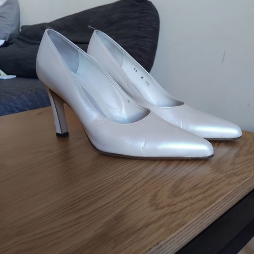 Kalogirou leather pumps white pearl size 39 like new