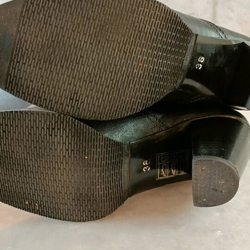 Leather mid-calf boots used, size 38, black