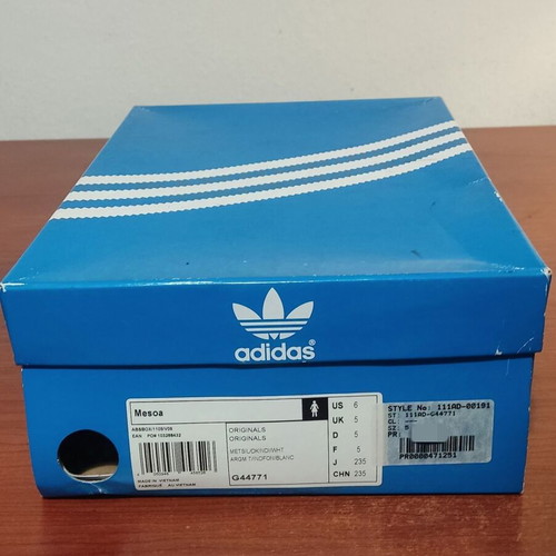 Vintage Adidas Originals Gladiator Sandals new, size US 6, blue silver