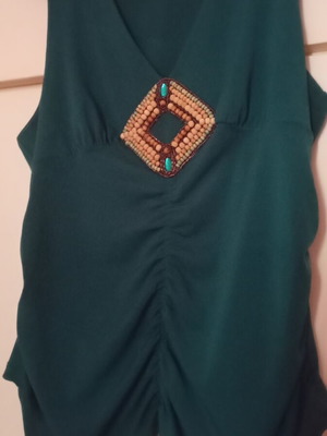 Boho sleeveless top like new, lycra with beads and stones, green, size M