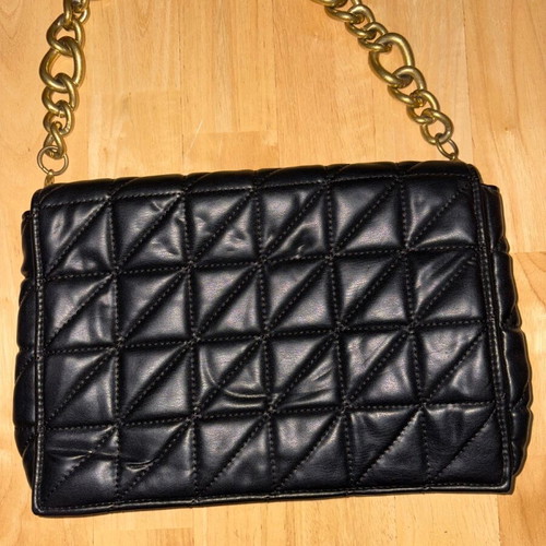 Zara shoulder bag like new, black with gold chain