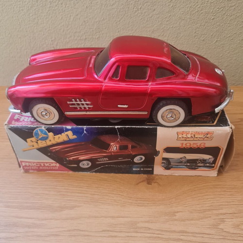 Mercedes SL tin model 1:18 with box, like new