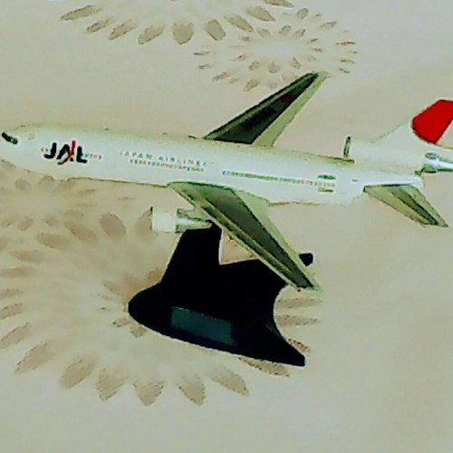 JAL Japan Airlines Herpa DC10 model plane 1/500 diecast with stand front wheel missing