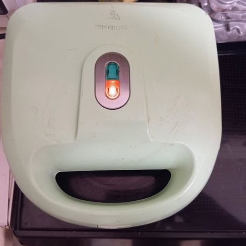 Silvercrest waffle maker used, with three patterns