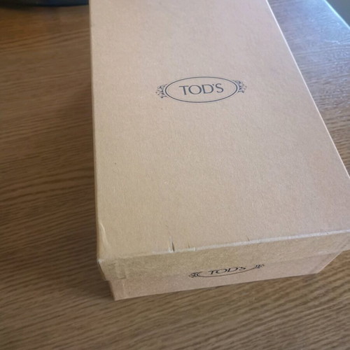 Γόβες Tod's μεταχειρισμένες, καλοκαιρινές, τζην με κόκκινο λούστρινι