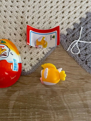 Kinder Joy Super Mario yellow fish figure like new