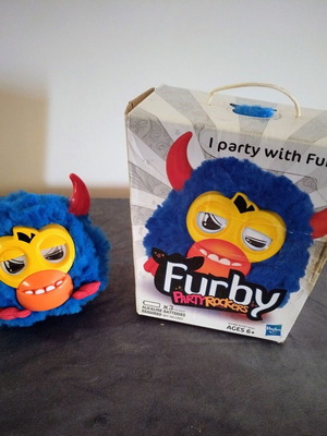 Furby Party Rockers Fussby 2013 blue used with original box