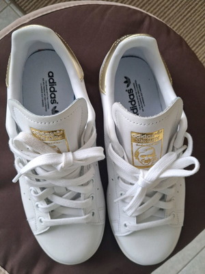 Adidas Stan Smith sneakers like new, white with gold, size 36 2/3