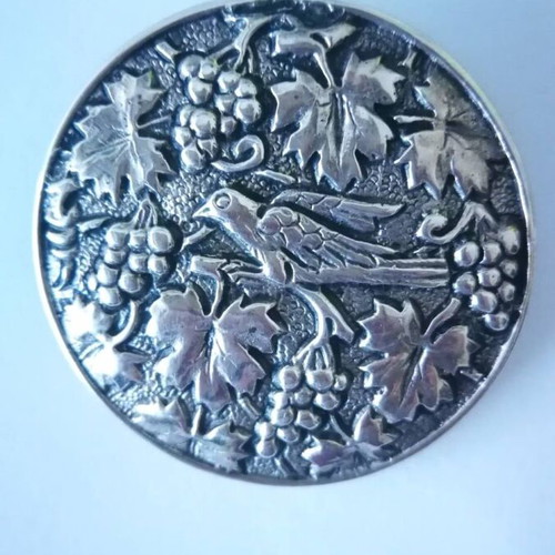 Silver brooch with bird and vine design new