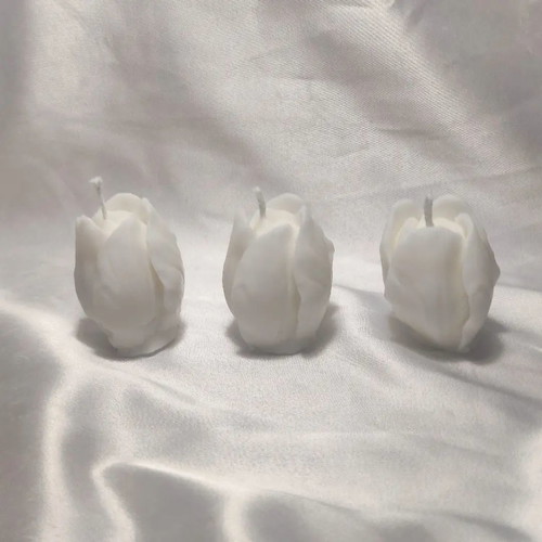 Tulip-shaped candle set of 3, new