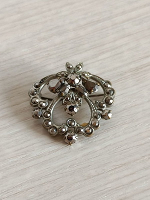 Vintage pin 1980s used, silver