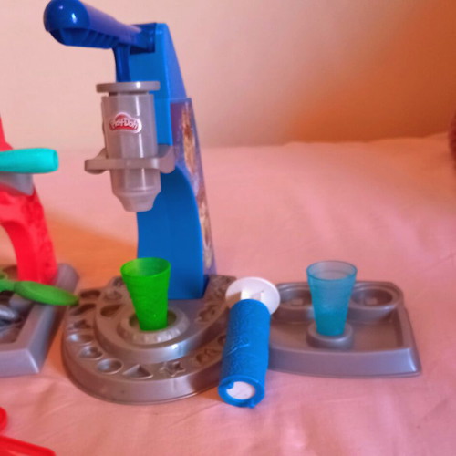 Play-Doh creative playset pack of 7 with tools and accessories like new