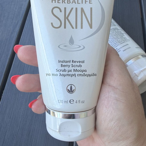 Herbalife skincare set like new with citrus gel, berry scrub, and clay mask