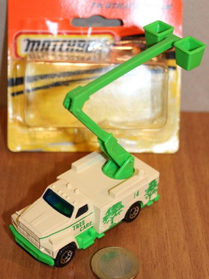 Matchbox 74 Utility Truck Tree Care мащаб 1:83 нов