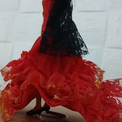 Διακοσμητική κουκλίτσα vintage 19cm σαν καινούργια