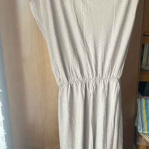 Beige maxi dress one size sleeveless with elastic waist like new