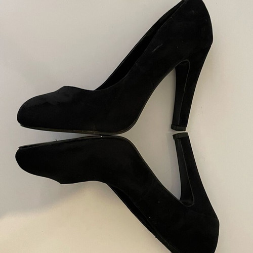 Atmosphere black faux suede court shoes like new, size 41