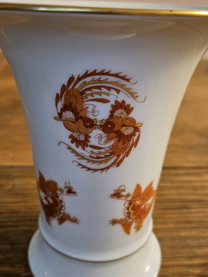Meissen vase like new with dragon design