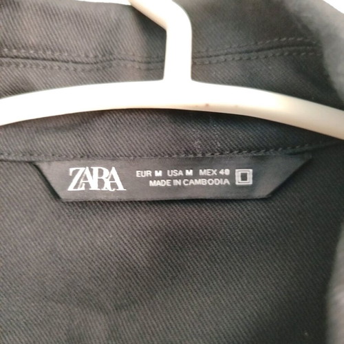 Zara black thin jacket with zipper like new, size M