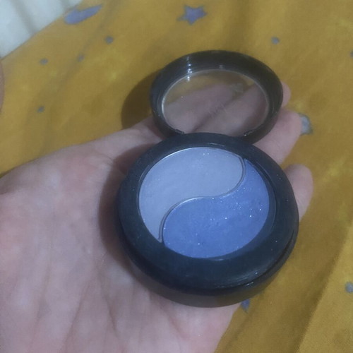 Eyeshadow blue and light blue colors, like new
