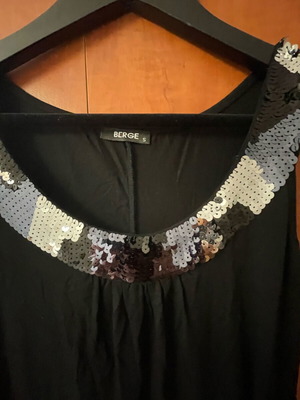 Mini women's dress size S like new, black