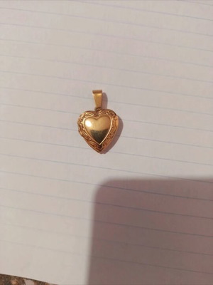 Gold Heart Necklace Charm like new with picture space