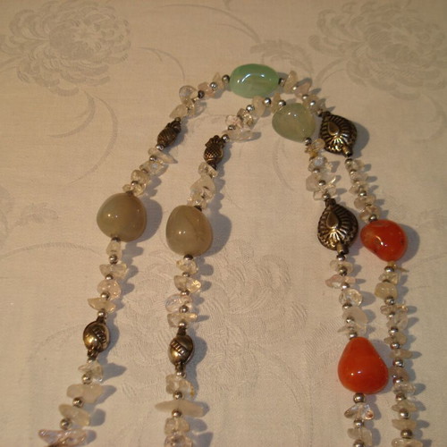 Long necklace with onyx stones in various colors 135cm like new